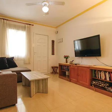 Holiday home Stunning In Gran Alacant, St, Pola With 2 Bedrooms, Outdoor Swimming Pool And Swimming Pool *